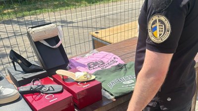 Незадекларовані брендові речі, які вилучили митники