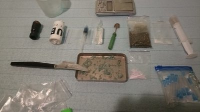 Марихуана та солі: на Херсонщині у чоловіка вдома знайшли небезпечні наркотики Марихуана та солі: на Херсонщині у чоловіка вдома знайшли небезпечні наркотики