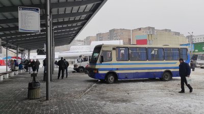 На Тернопільщині через снігопади ускладнений проїзд