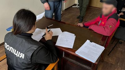 Обіцяли допомогу від ООН та викрадали гроші з банківських карток: на Житомирщині судитимуть групу шахраїв Обіцяли допомогу від ООН та викрадали гроші з банківських карток: на Житомирщині судитимуть групу шахраїв