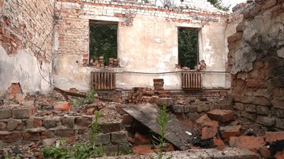 Згорівший будинок родини Святкун на Чернігівщині