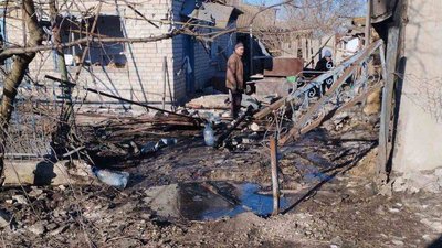 Війська РФ обстріляли Ромашкове на Херсонщині, поранена жінка