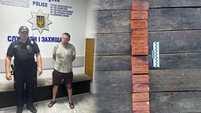 Затриманий чоловік та вибухівка, яку в нього вилучили 19 липня 2024 року