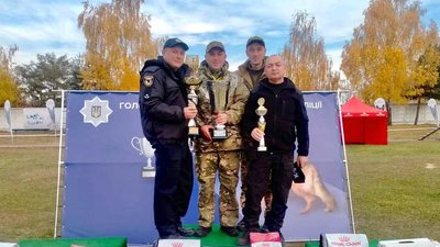 Прикарпатський кінолог із собакою Алтаєм перемогли на чемпіонаті із багатоборства Прикарпатський кінолог із собакою Алтаєм перемогли на чемпіонаті із багатоборства