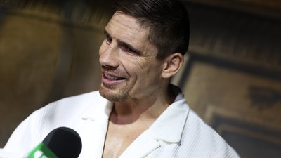 Нідерландський кікбоксер Ріко Верховен