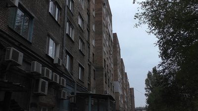 В аварійному будинку на центральному проспекті Запоріжжя підтопило підвал