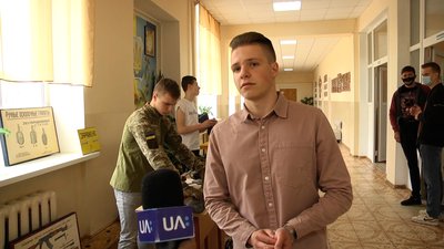До Дня пам'яті та примирення у житомирській школі провели "Уроки звитяги" До Дня пам'яті та примирення у житомирській школі провели "Уроки звитяги"