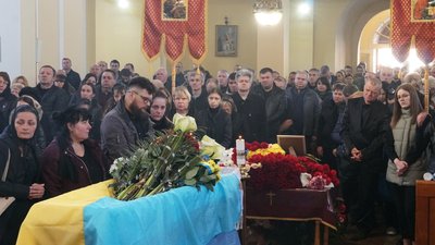 У Мукачеві попрощалися із загиблим захисником Юрієм Кравчуком
