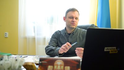 "Коли здоровий глузд перемагає". Історія керівника театру, який вакцинувався від COVID-19 "Коли здоровий глузд перемагає". Історія керівника театру, який вакцинувався від COVID-19
