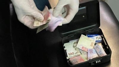 Волинського митника затримали на хабарі у 150 доларів Волинського митника затримали на хабарі у 150 доларів