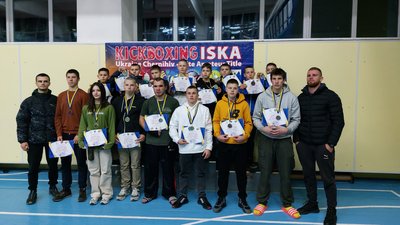 Спортсмени зі своїми нагородами на Чернігівщині Спортсмени зі своїми нагородами на Чернігівщині