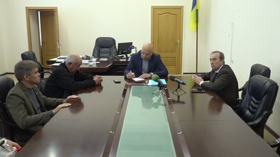 Протестувальники з Харківського авіазаводу передали вимоги до обладміністрації Протестувальники з Харківського авіазаводу передали вимоги до обладміністрації