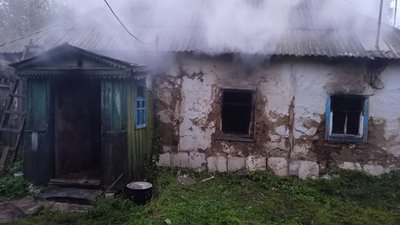 На Чернігівщині під час пожежі будинку знайшли тіло господаря На Чернігівщині під час пожежі будинку знайшли тіло господаря