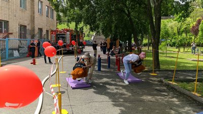 Миколаївські рятувальники збирали гроші на лікування дівчинки з Дніпра