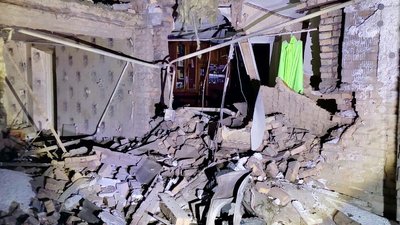 Атаки військ РФ зазнали дві громади Дніпропетровщини: понівечені будинки, автівки, газопровід