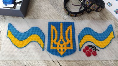 У Тернополі майстриня кодує слова у вишивці У Тернополі майстриня кодує слова у вишивці