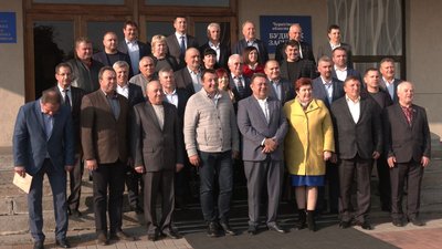 У Чернігові провели останнє засідання депутати облради VII скликання