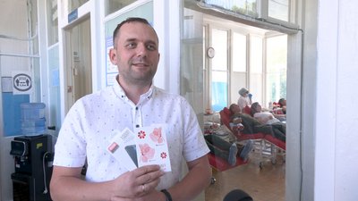 Банк крові поповнили на 40 літрів: у Чернігові понад 100 людей здали кров