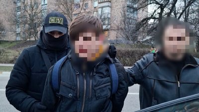 СБУ затримала інженера-конструктора заводу Мотор Січ. Чоловіка підозрюють у співпраці з РФ СБУ затримала інженера-конструктора заводу Мотор Січ. Чоловіка підозрюють у співпраці з РФ