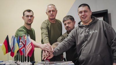 У Полтаві відбулося погашення марки “Зброя Перемоги. Світ з Україною"