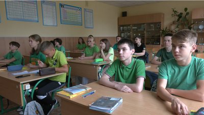 Уроки під час повітряної тривоги: як черкаські учні реагують на тривогу та які речі беруть в укриття Уроки під час повітряної тривоги: як черкаські учні реагують на тривогу та які речі беруть в укриття