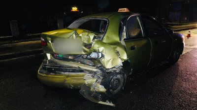 На Прикарпатті у ДТП травмувалася дитина. Водій втік з місця аварії На Прикарпатті у ДТП травмувалася дитина. Водій втік з місця аварії