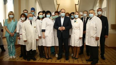 Медики запустили флешмоб на підтримку вакцинації проти COVID-19