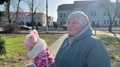 "Багато людей пропавших безвісти, ніхто так і не знає, де вони": як живуть у Високопіллі на Херсонщині після окупації "Багато людей пропавших безвісти, ніхто так і не знає, де вони": як живуть у Високопіллі на Херсонщині після окупації