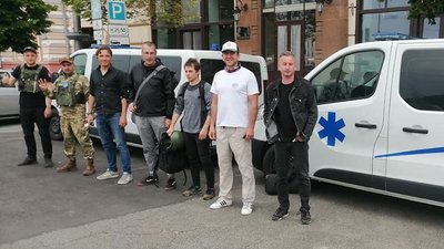 Сербський письменник Владимир Арсенієвич привіз в Україну гуманітарну допомогу