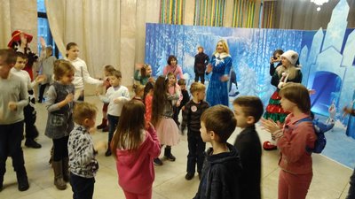 Житомирська "Я - мама" запросила 100 дітей із інвалідністю на свято Різдва
