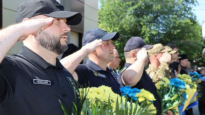 У Запоріжжі вшанували пам'ять жертв політичних репресій часів СРСР У Запоріжжі вшанували пам'ять жертв політичних репресій часів СРСР