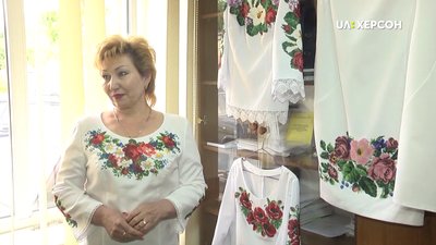 Сукні, сорочки, картини: херсонка розповіла, як захопилась вишивкою