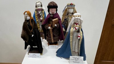 Виставка авторських ляльок "Князівни та княгині України" Виставка авторських ляльок "Князівни та княгині України"