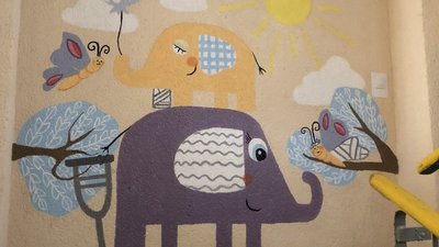 У Львові студенти розмалювали стіни дитячої лікарні