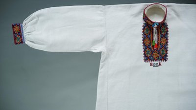 З квітами, птахами та геометричними взорами. Які вишиванки носили буковинці сто років тому