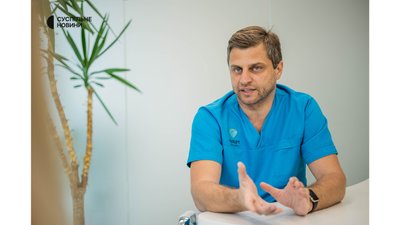 "Хочу стерти з тіла сліди війни". Через 4 місяці після поранення волонтерка наважилася на операцію по видаленню шрамів "Хочу стерти з тіла сліди війни". Через 4 місяці після поранення волонтерка наважилася на операцію по видаленню шрамів