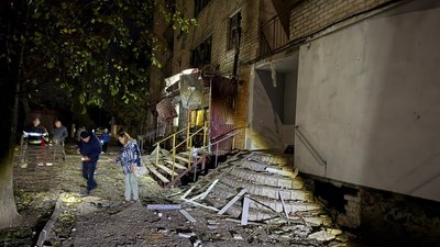 Пошкоджений будинок після ударів РФ по Краснопавлівці