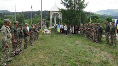 У Верховині вшанували пам'ять загиблих воїнів, які звільняли Слов'янськ та Краматорськ у 2014