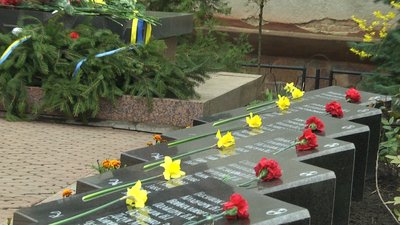 Роковини аварії на ЧАЕС: на Житомирщині вшанували пам'ять полеглих ліквідаторів аварії Роковини аварії на ЧАЕС: на Житомирщині вшанували пам'ять полеглих ліквідаторів аварії