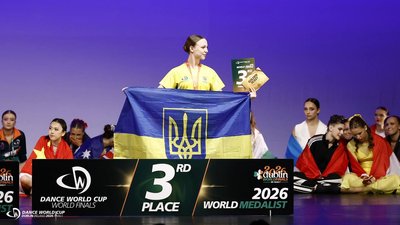 Ірина Колісніченко під час нагородження за третє місце на Dance World Cup 2026