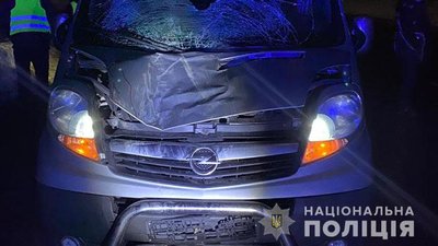 На Кременеччині чоловіка збив автомобіль, а потім на нього наїхали дві машини