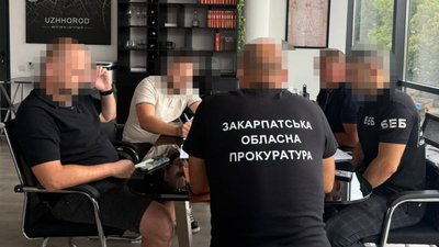 Понад 4 мільйони збитків: на Закарпатті судитимуть службовця й підрядника