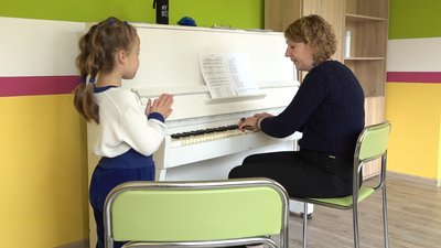 Одяг певного кольору на щодень: у Черкаській школі мистецтв організували "Кольоровий тиждень" Одяг певного кольору на щодень: у Черкаській школі мистецтв організували "Кольоровий тиждень"