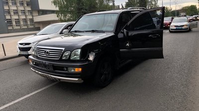 У центрі Черкас Lexus збив велосипедиста. Водій автомобіля помер У центрі Черкас Lexus збив велосипедиста. Водій автомобіля помер