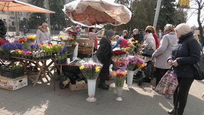 У центрі Черкас запрацював квітковий ярмарок