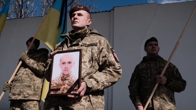 Буковина прощається з п'ятьма військовими, які загинули у боях