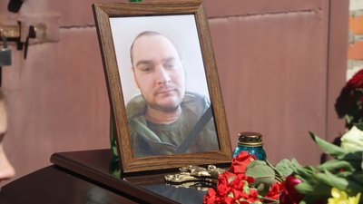 В Охтирці попрощалися з захисниками Олександром Шевановим та Русланом Затулієм В Охтирці попрощалися з захисниками Олександром Шевановим та Русланом Затулієм