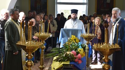 Чин похорону у храмі Різдва Пресвятої Богородиці села Буяни Чин похорону у храмі Різдва Пресвятої Богородиці села Буяни