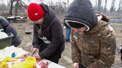 страви плов бограч волонтери благодійний фонд "Добра справа" допомога українські військові Донеччина страви плов бограч волонтери благодійний фонд "Добра справа" допомога українські військові Донеччина
