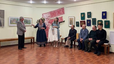 Присвятив ЗСУ: у Черкасах відкрилася ювілейна виставка митця Віктора Крючкова